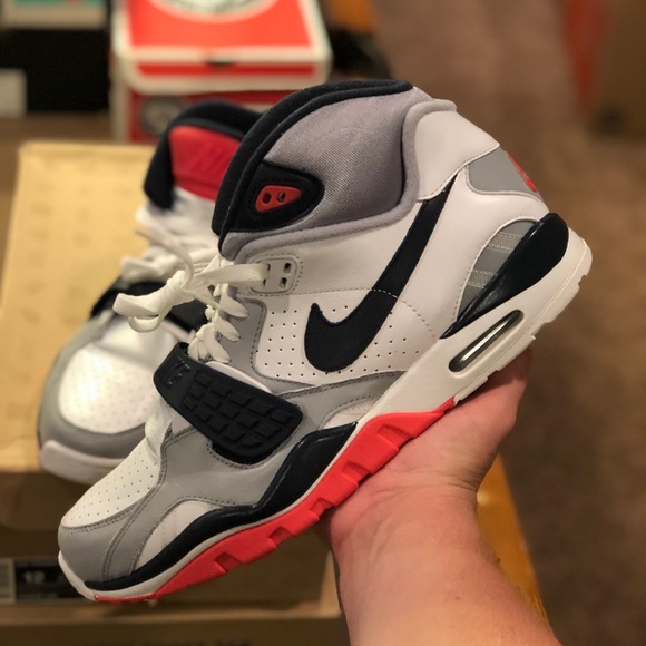 nike air trainer infrared